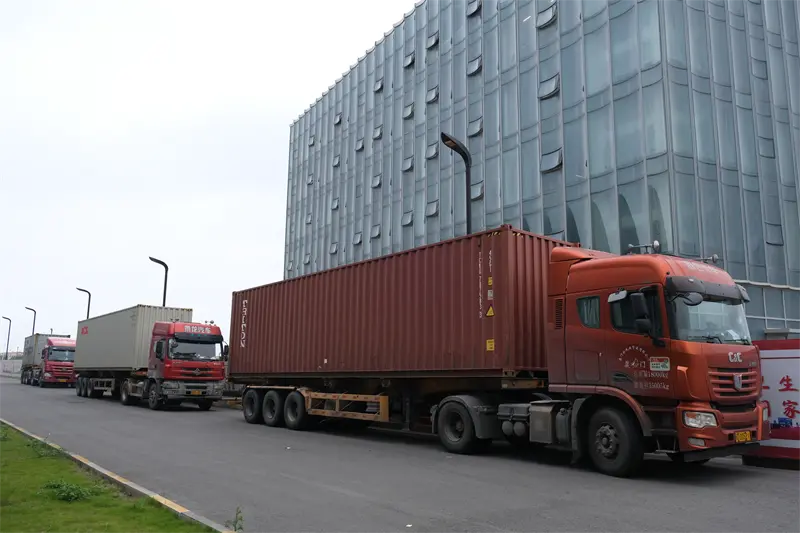 QGM plytų gamybos mašinos, išsiųstos į Artimuosius Rytus, padedančios regioninei statybai žengti naują žingsnį į priekį