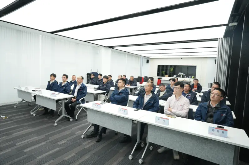 „Quangong Machinery Co., Ltd.“ užjūrio plytų gamybos projekto mobilizacijos susirinkimas sėkmingai baigėsi.